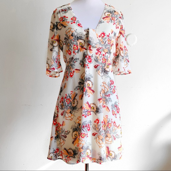 NEW White Red Floral Front Tie Medium Dress - Picture 6 of 6